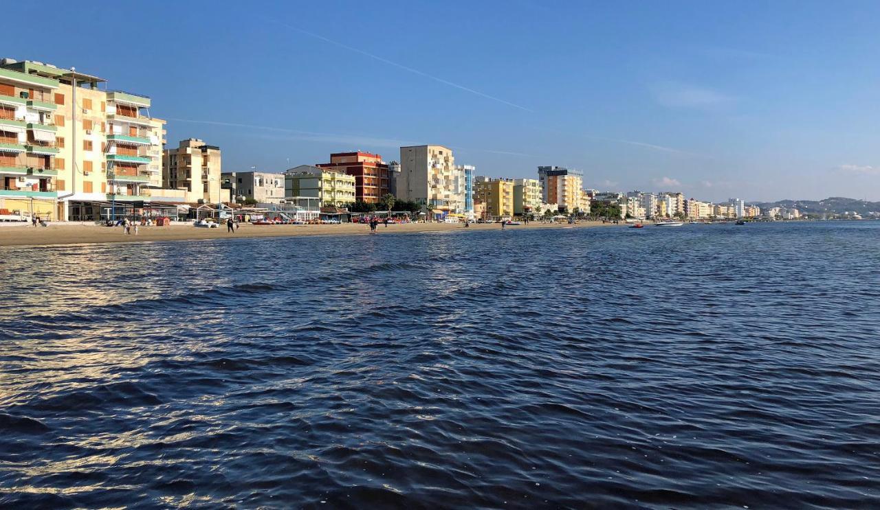 Mabel Rooms Durrës Buitenkant foto