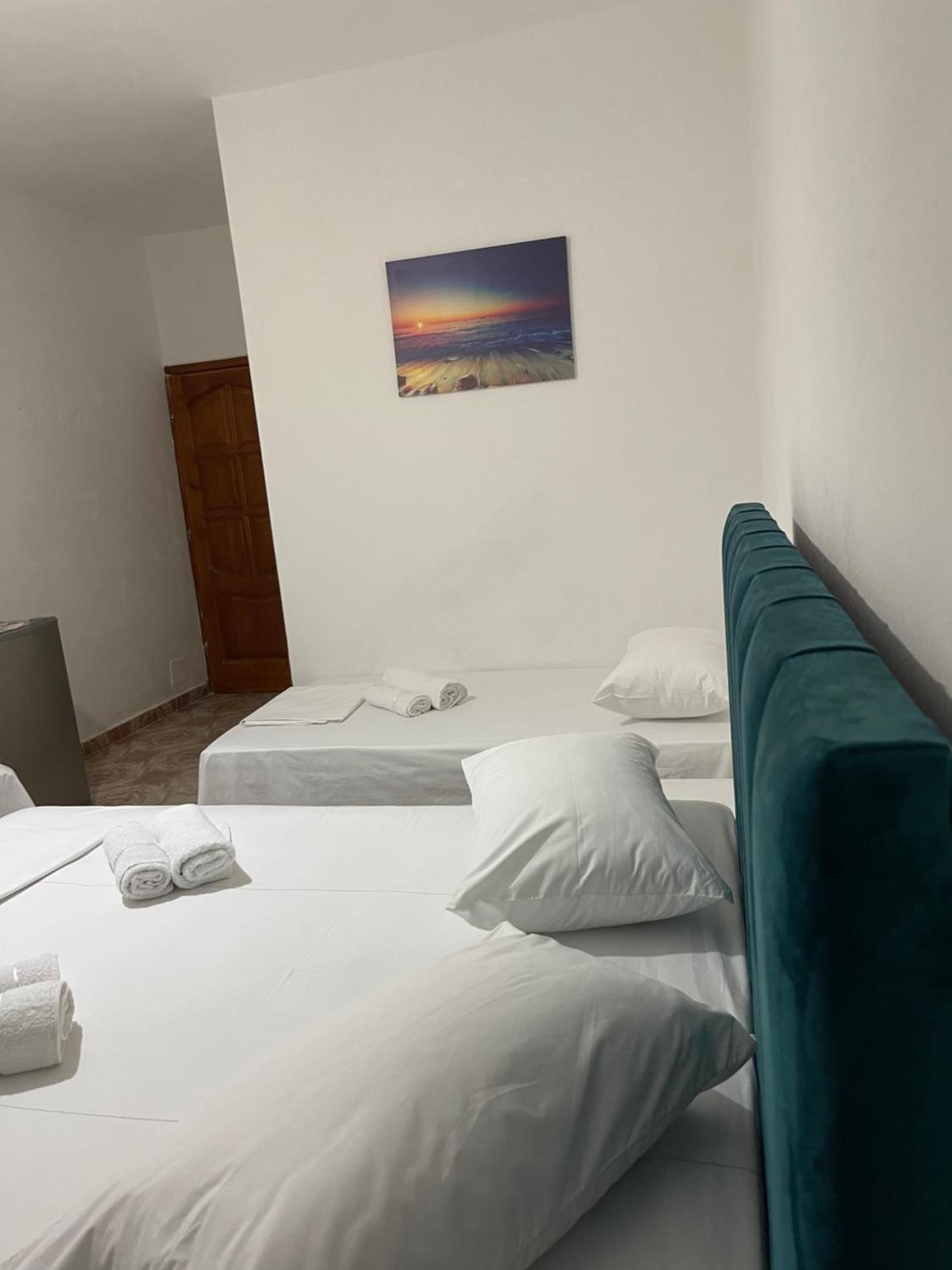 Mabel Rooms Durrës Buitenkant foto