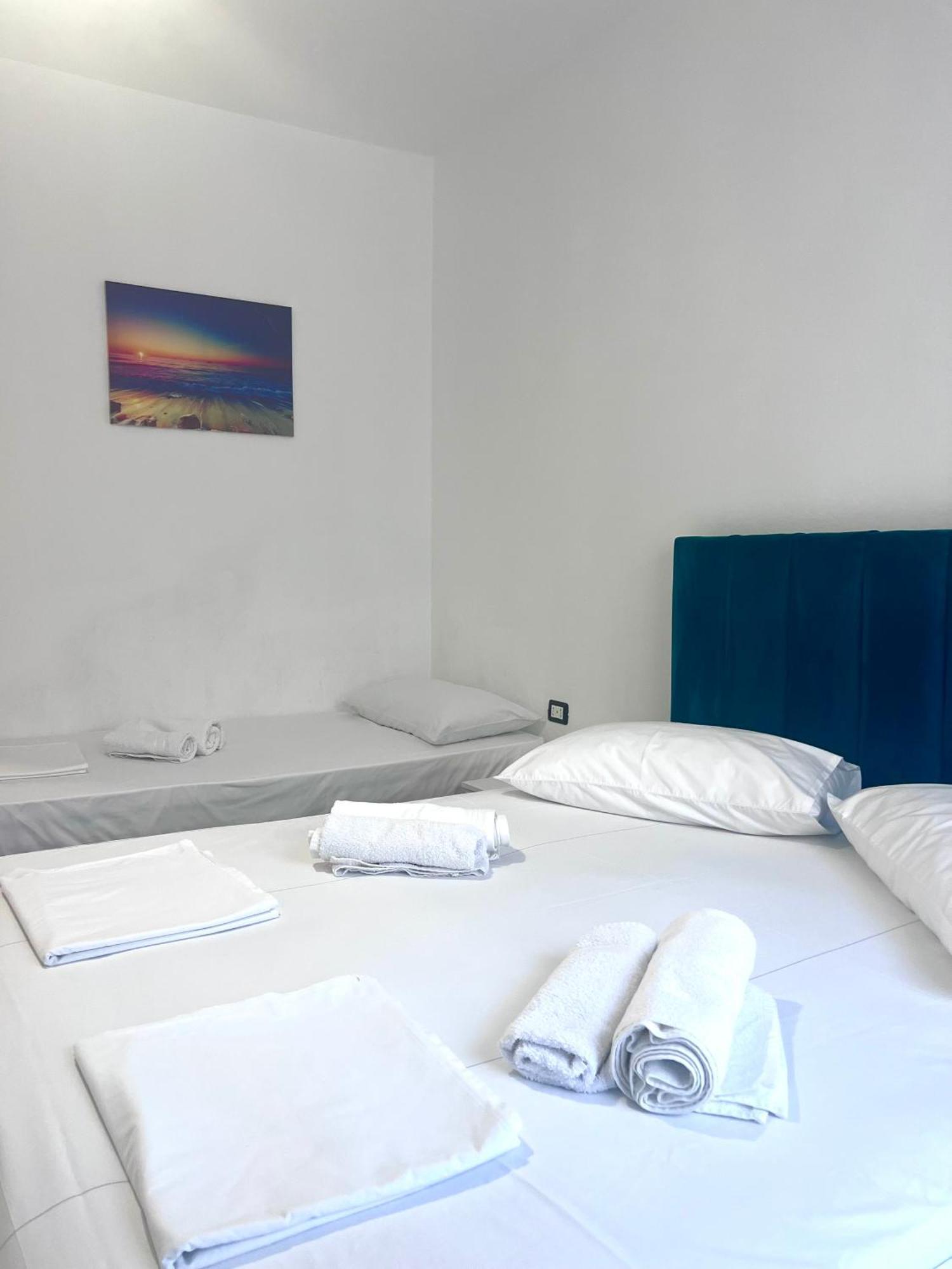 Mabel Rooms Durrës Buitenkant foto